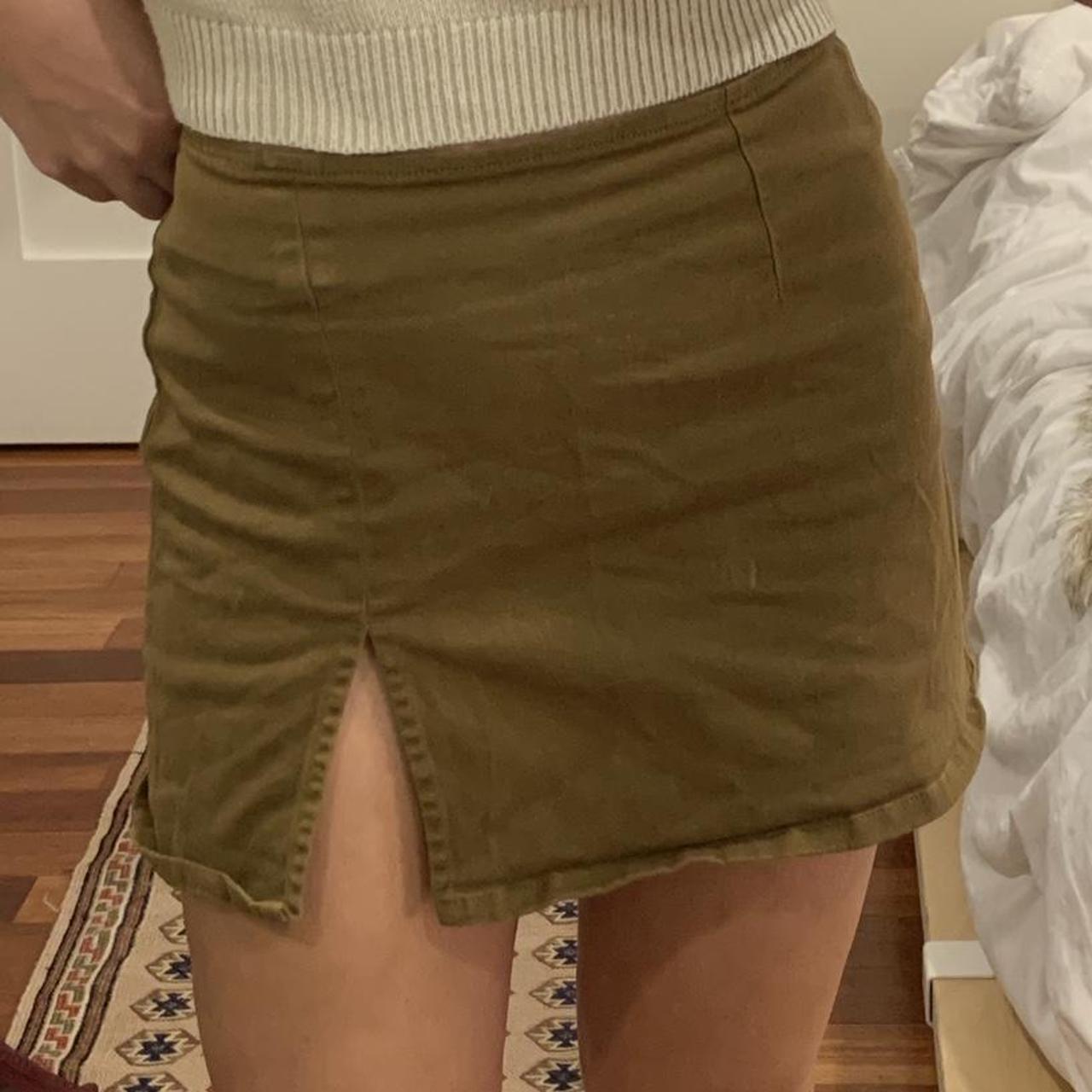 Olive green skirt with slit, can style as low rise - Depop