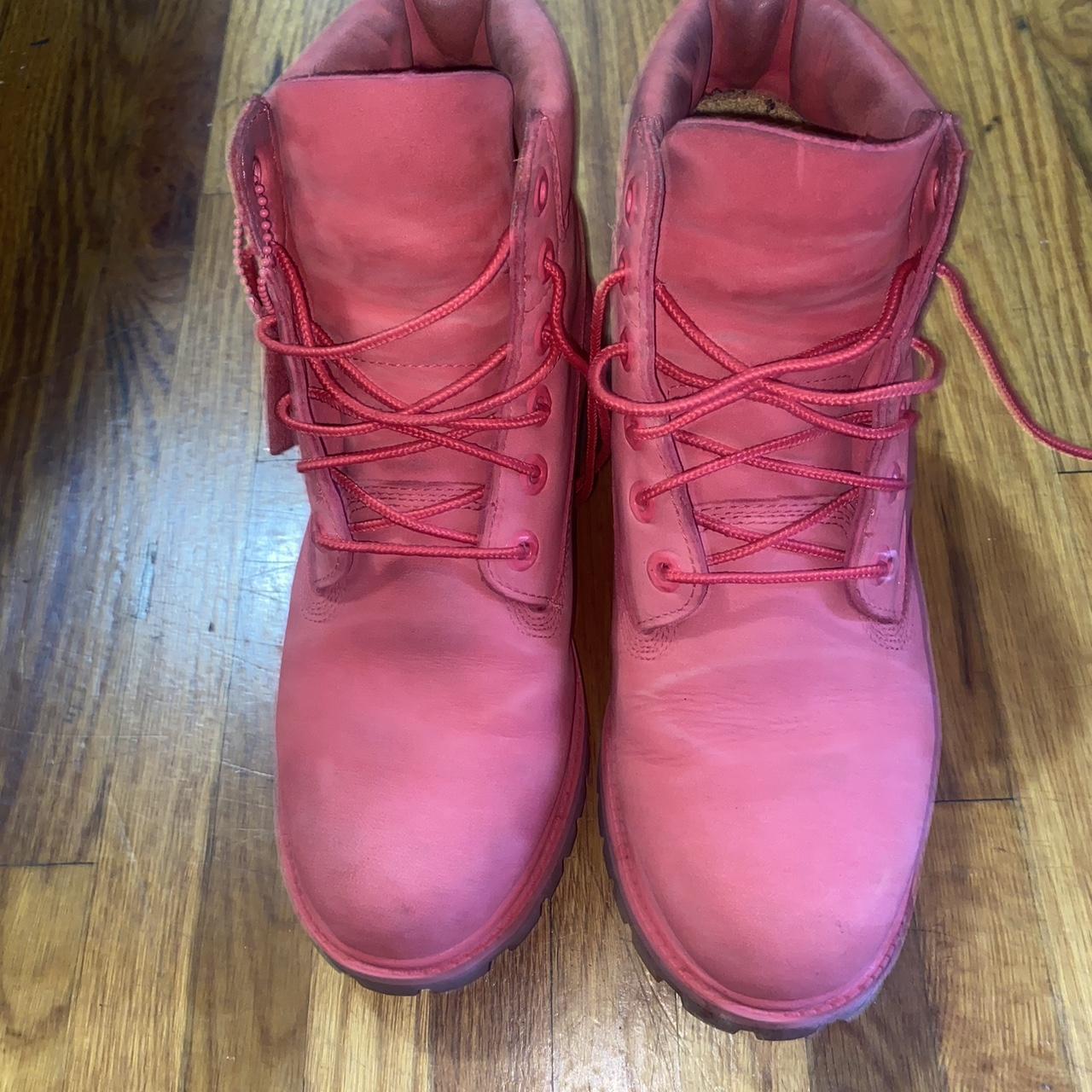 Womens pink best sale timberlands