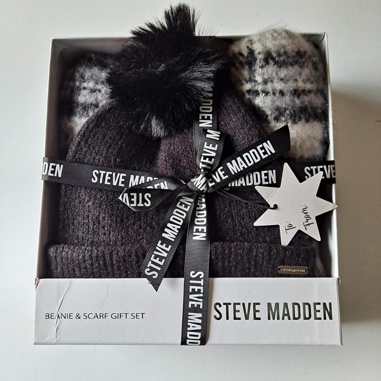 NEW Steve Madden Knitted Pom Pom Beanie Scarf. Depop