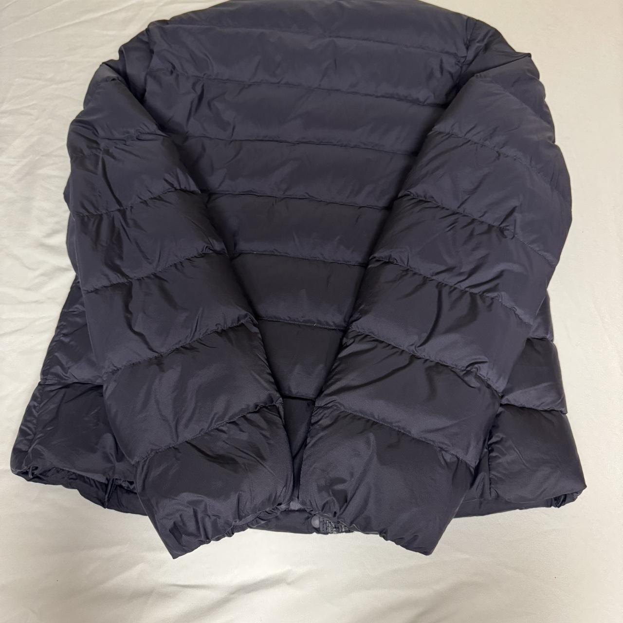 Uniqlo navy blue puffer - Depop