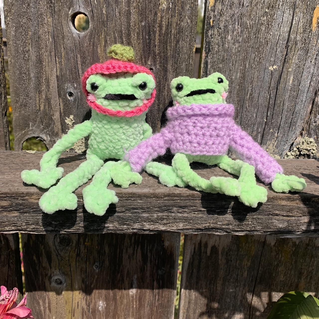 🐸 Crochet leggy frog 🍄, A green little dude to keep