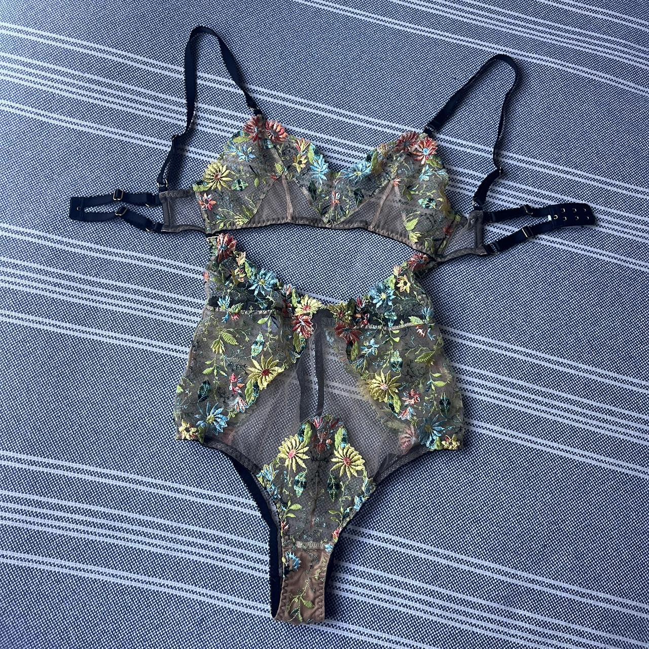 Edge O’beyond Two Piece Convertible Lingerie... - Depop