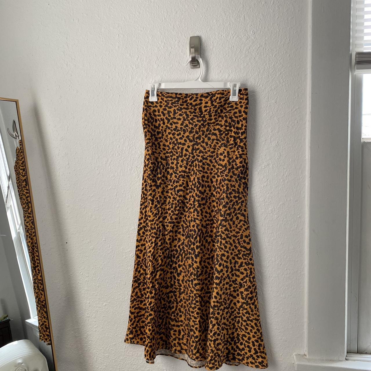 Cheetah midi skirt outlet hangers