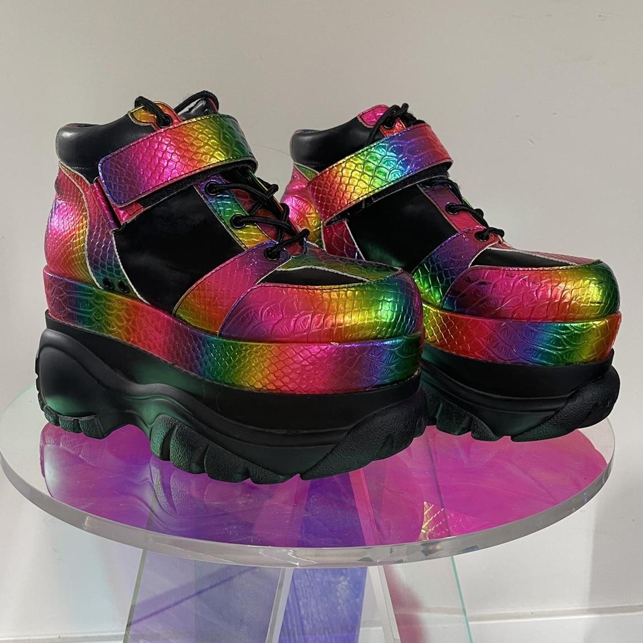 yru white platforms