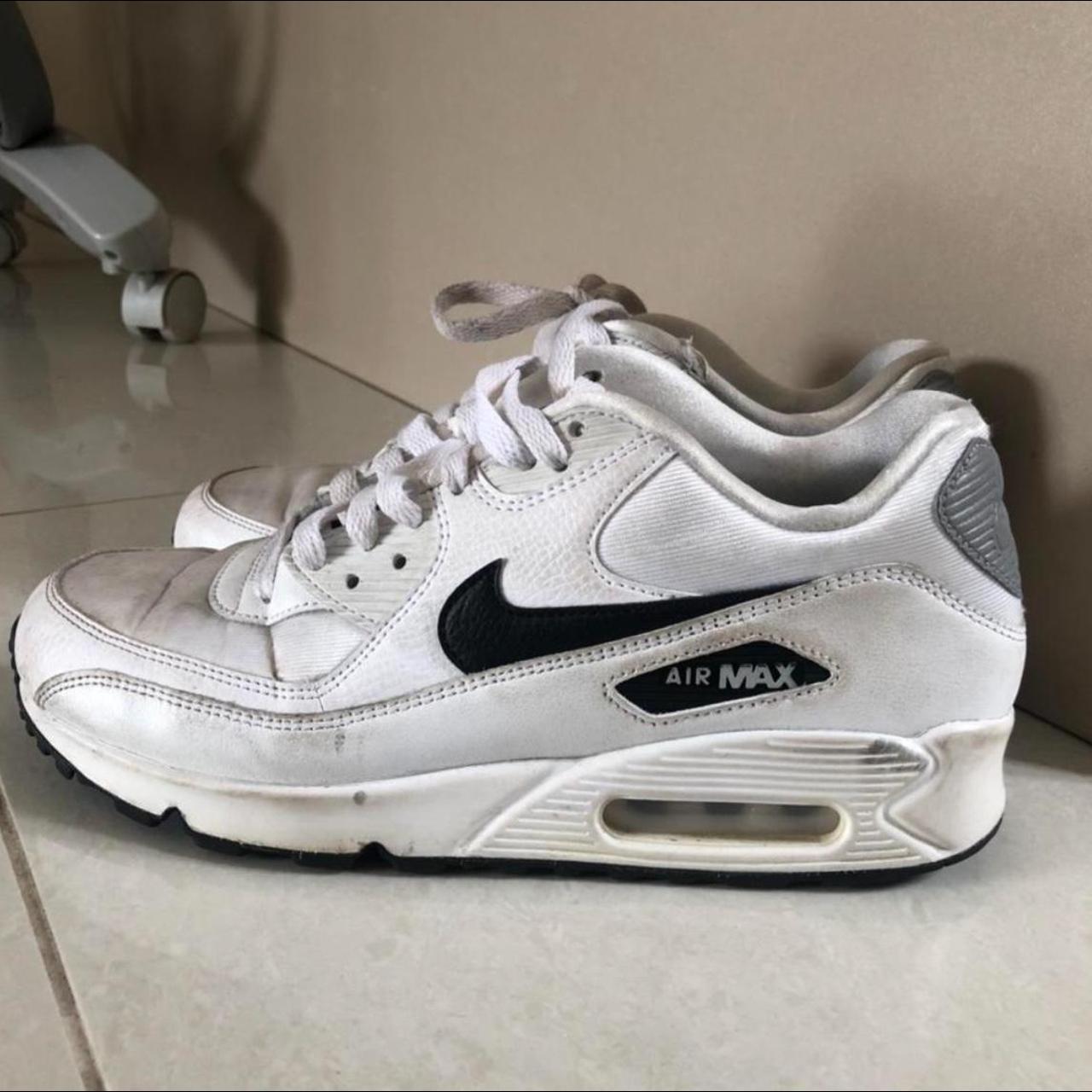 90s white nike shoes
