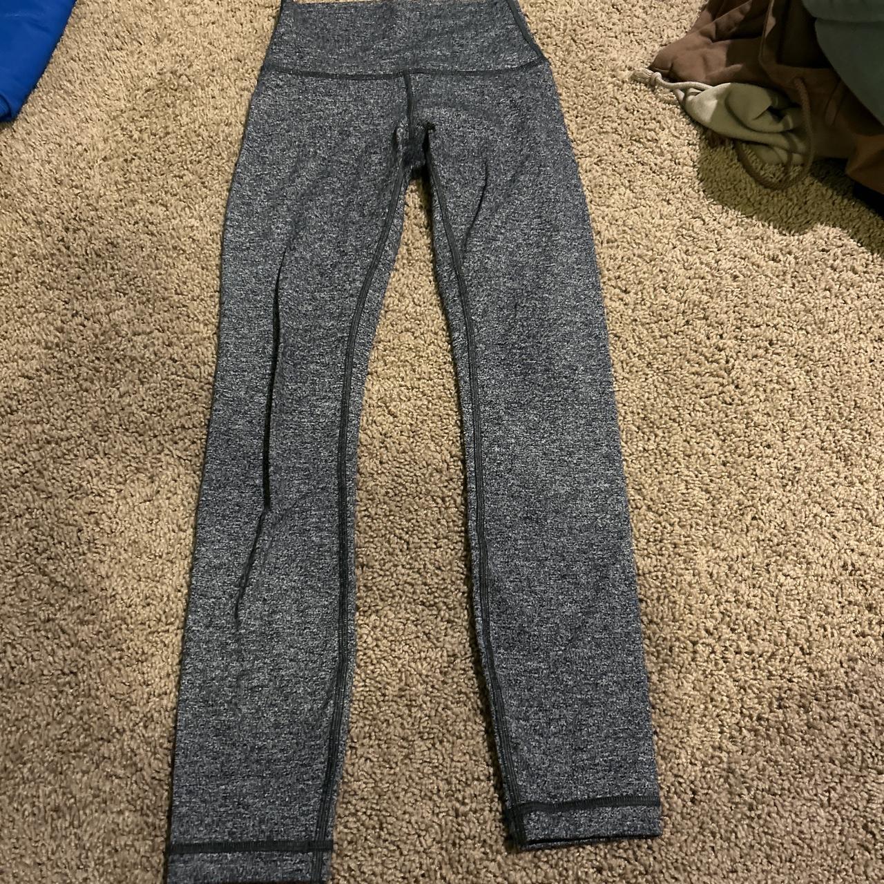 Lululemon gray heathered leggings Size 4 Decently - Depop