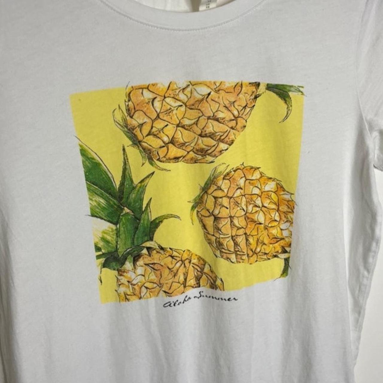 white pineapple print tshirt size xs H M