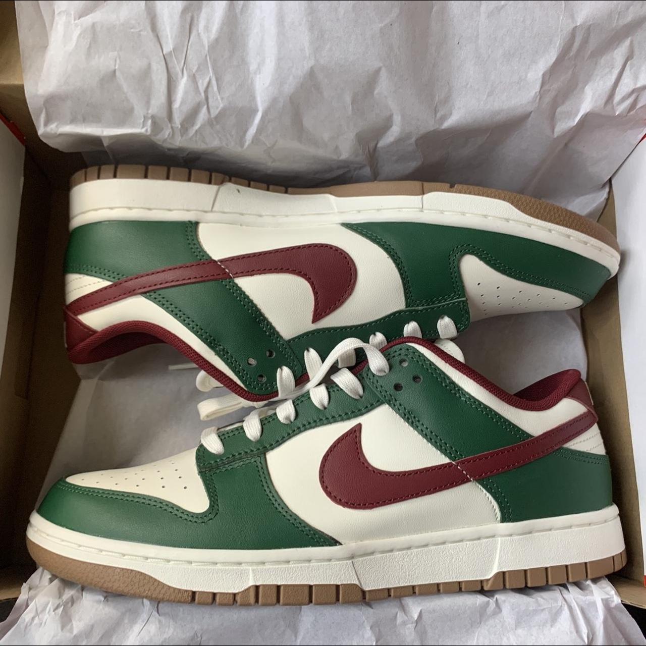 gorge green dunks