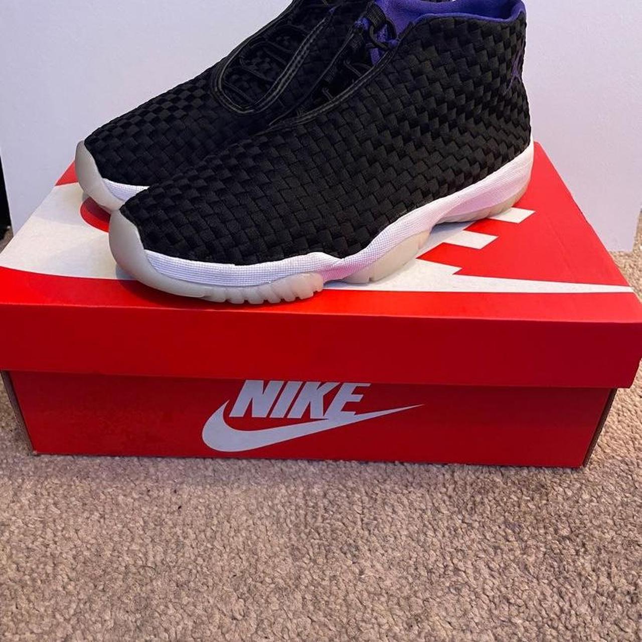 jordan future size 8