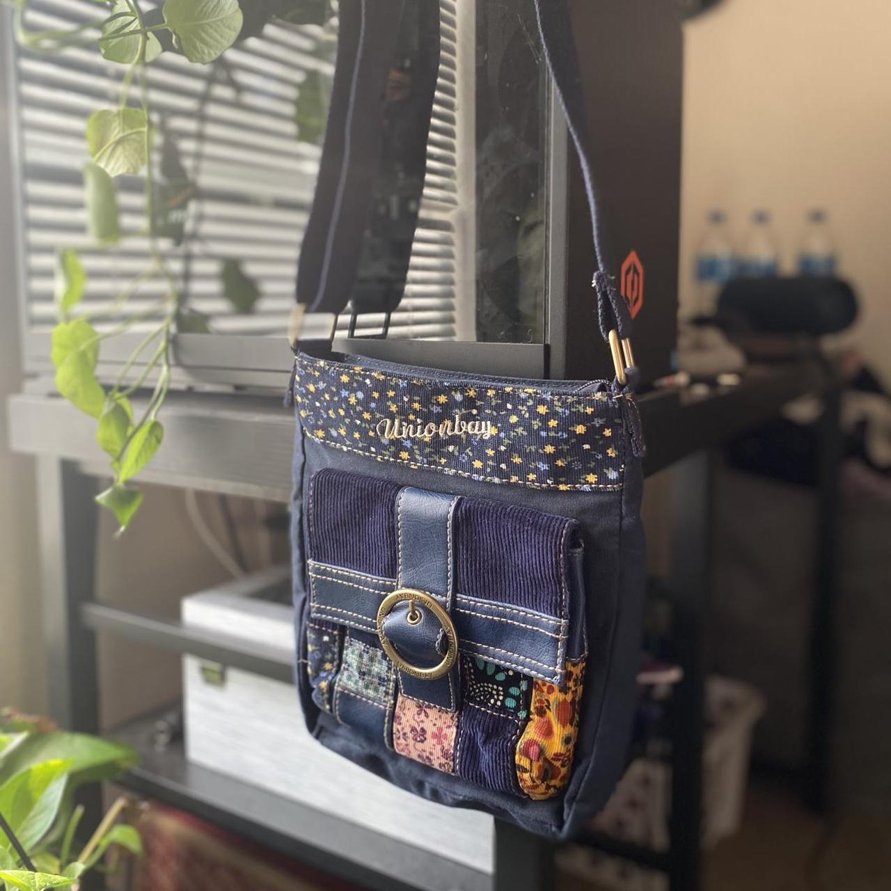 Vintage 90s grunge messenger bag ₊˚ˑ༄ gorpcore - Depop