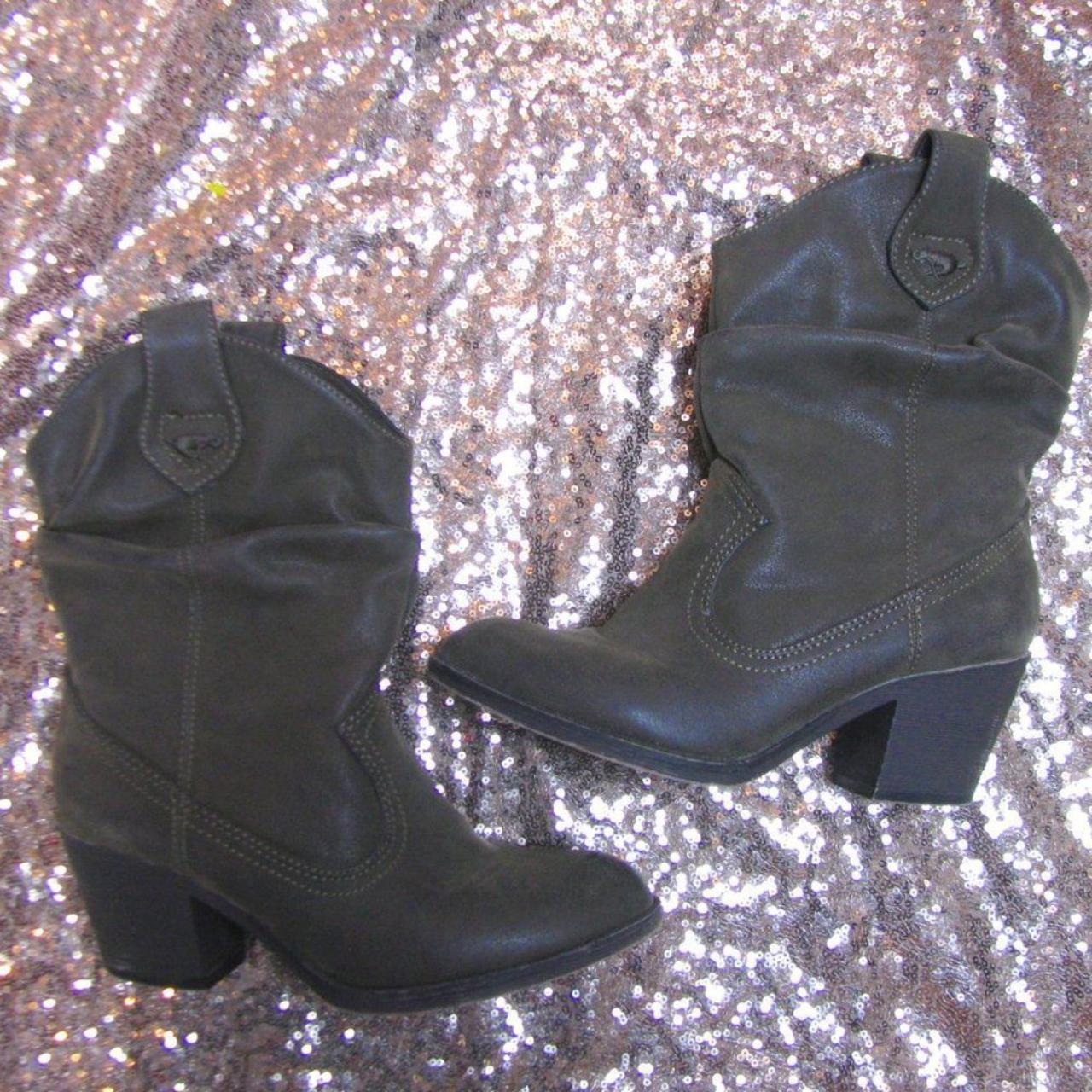 Rocket dog cowgirl boots sz 6 Excellent condition... Depop