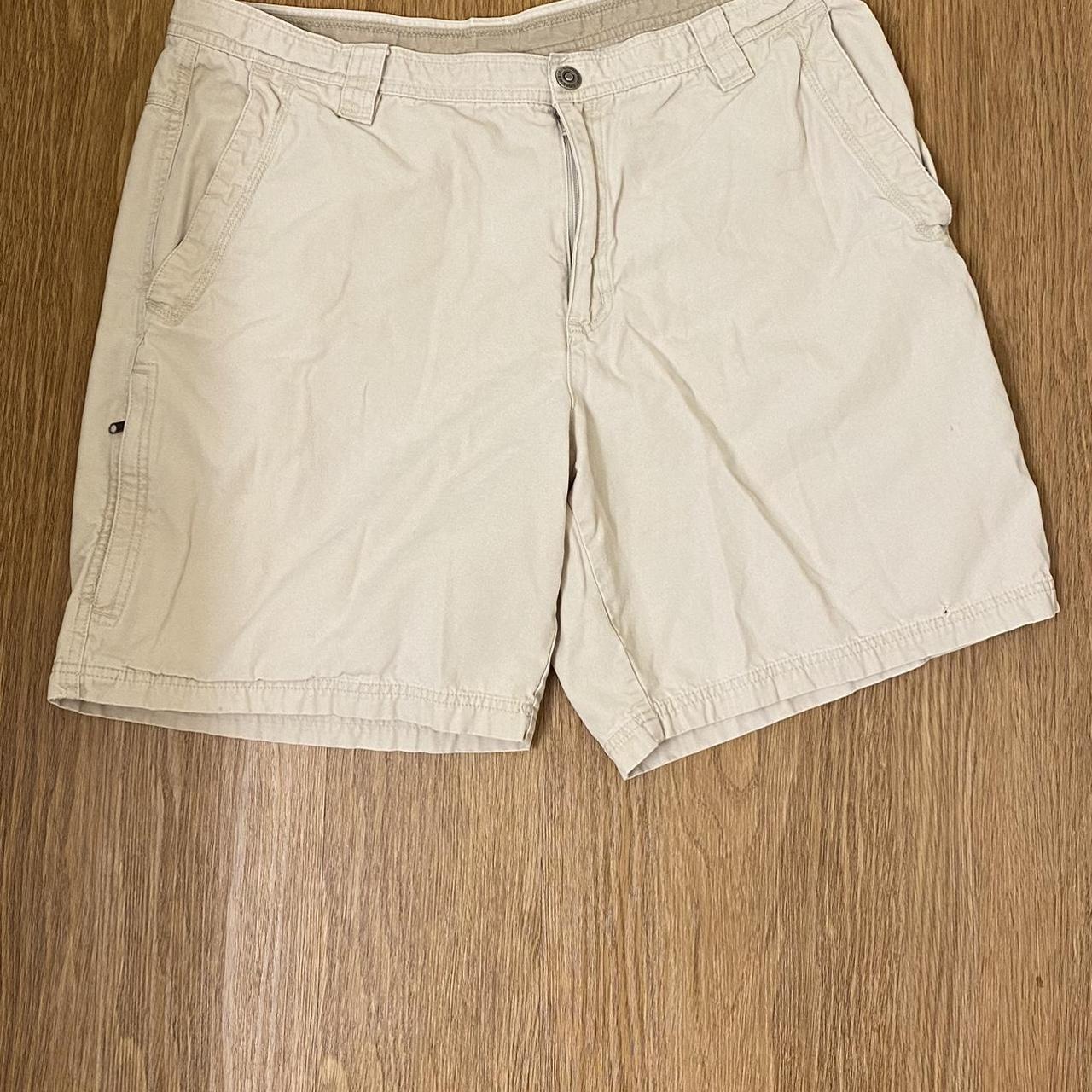 Columbia Sportswear Men's White Shorts | Depop