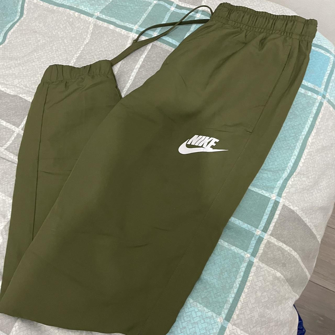 womens green nike tracksuit