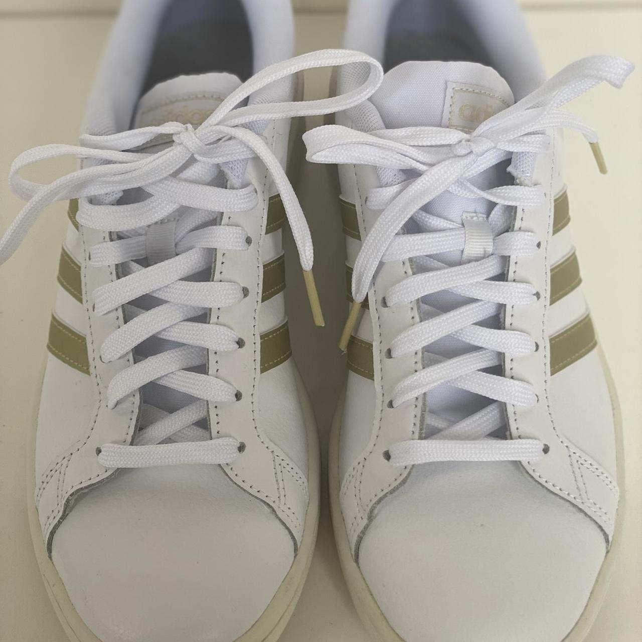 Adidas Women's White and Gold Trainers (2)
