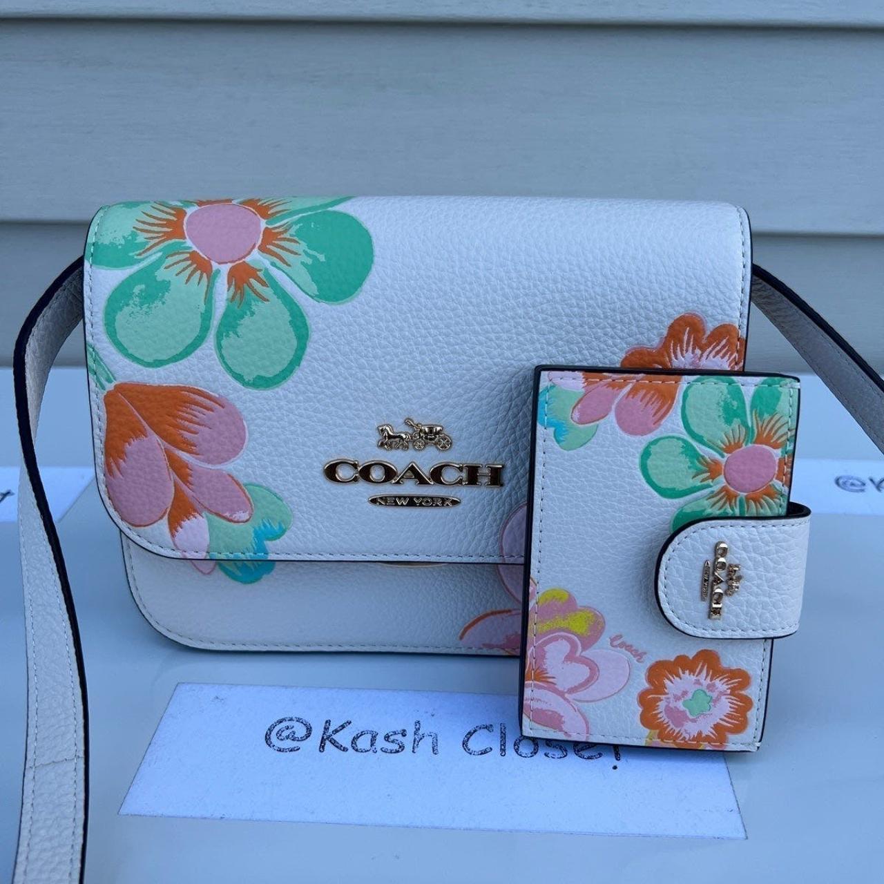 Coach Floral Print Wallet buy ( Price is Firm )