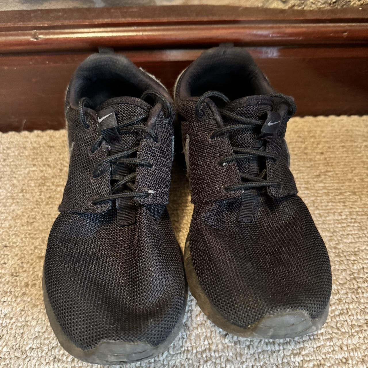 Nike roshe run shoes triple black Black Depop