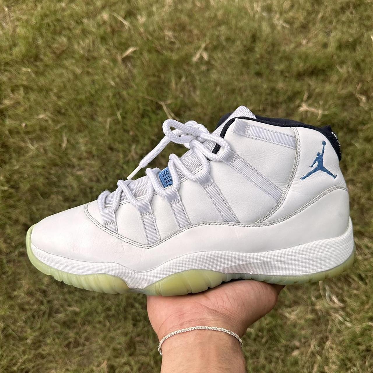 Jordan 11 best sale columbia 2001