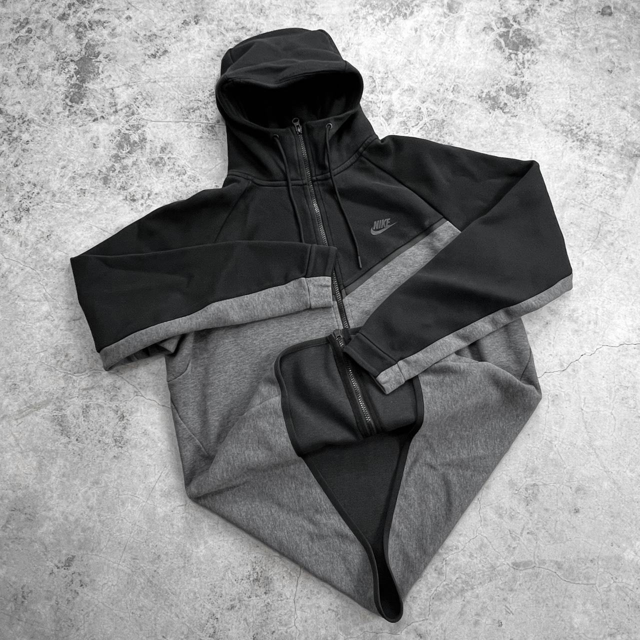 colorblock nike tech
