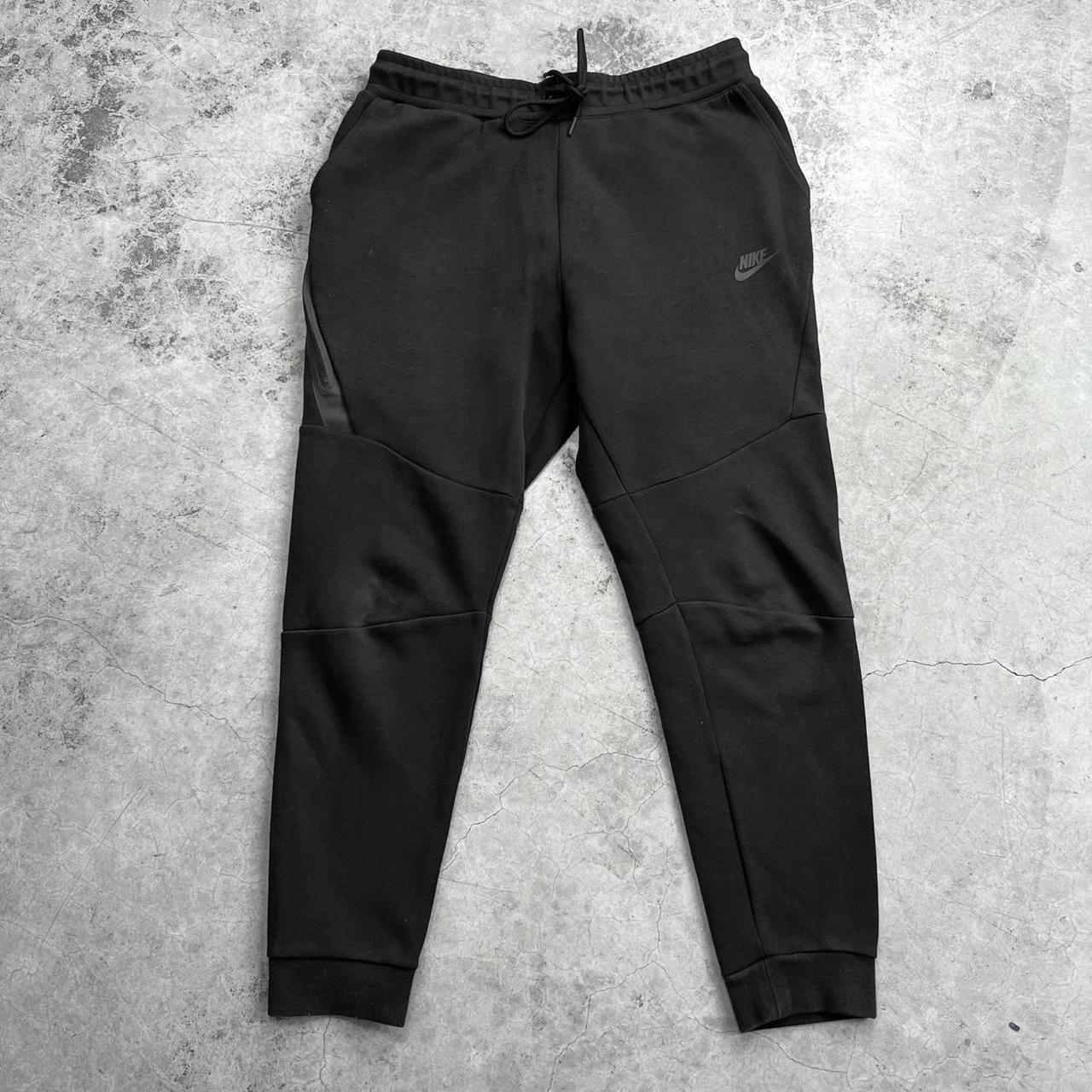 Nike Men's Black Joggerstracksuits Depop