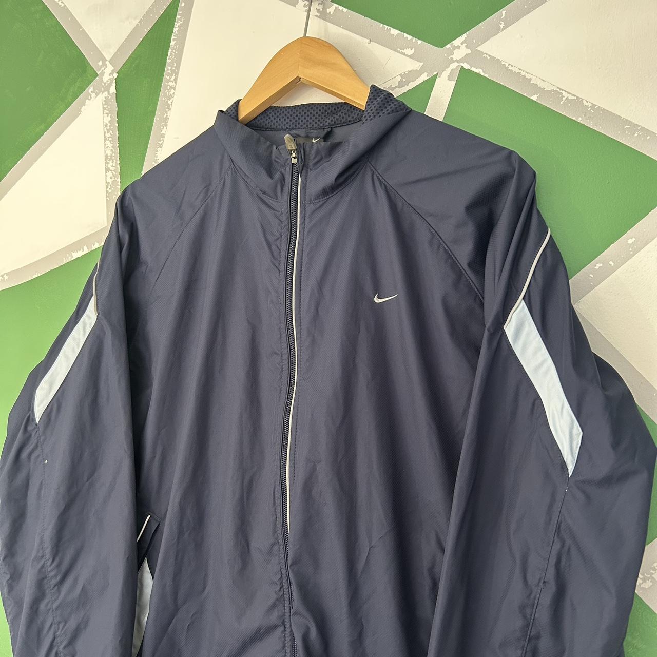 VINTAGE MENS NIKE JACKET IN FANTASTIC... - Depop