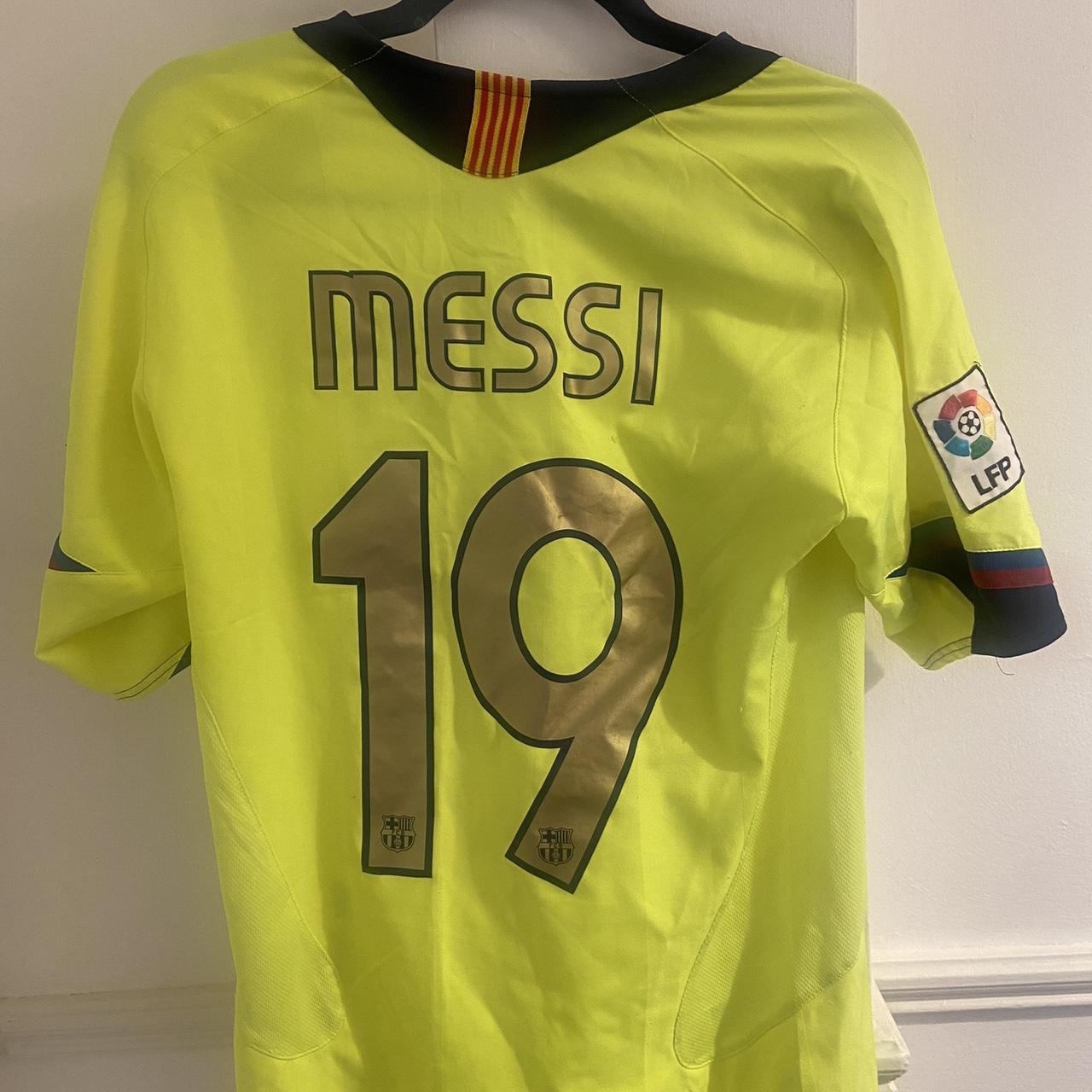 Barcelona Lionel Messi jersey from 2006 season with... - Depop