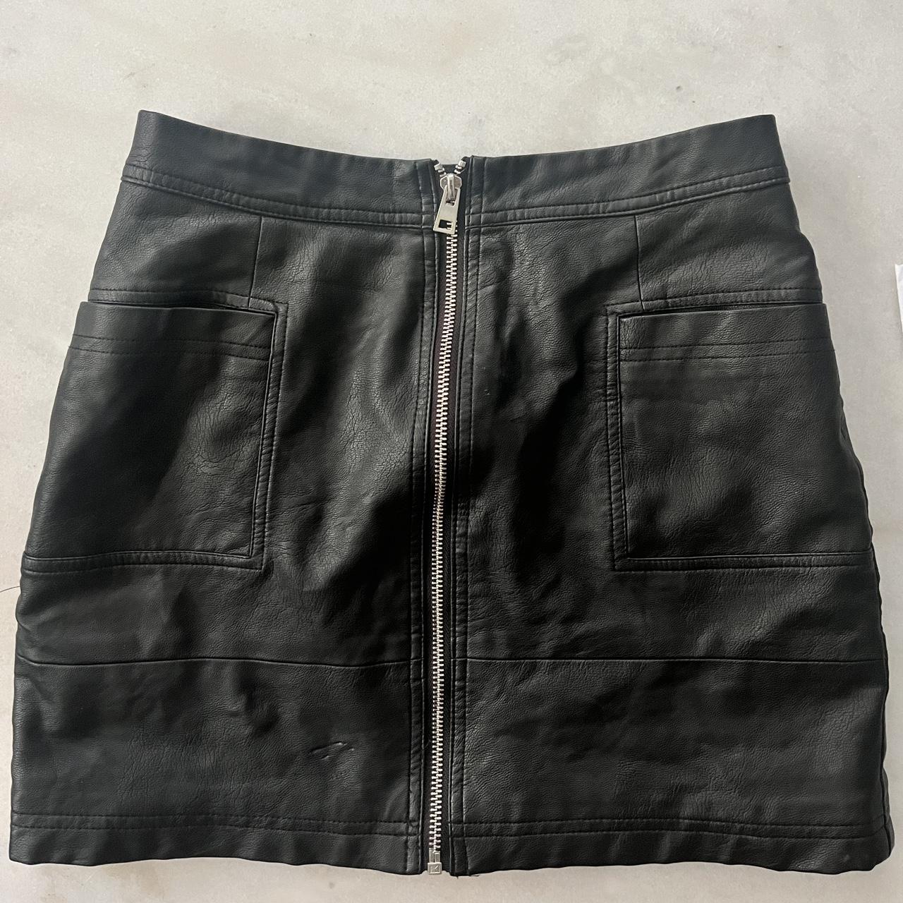 Black leather skirt size 4 hotsell