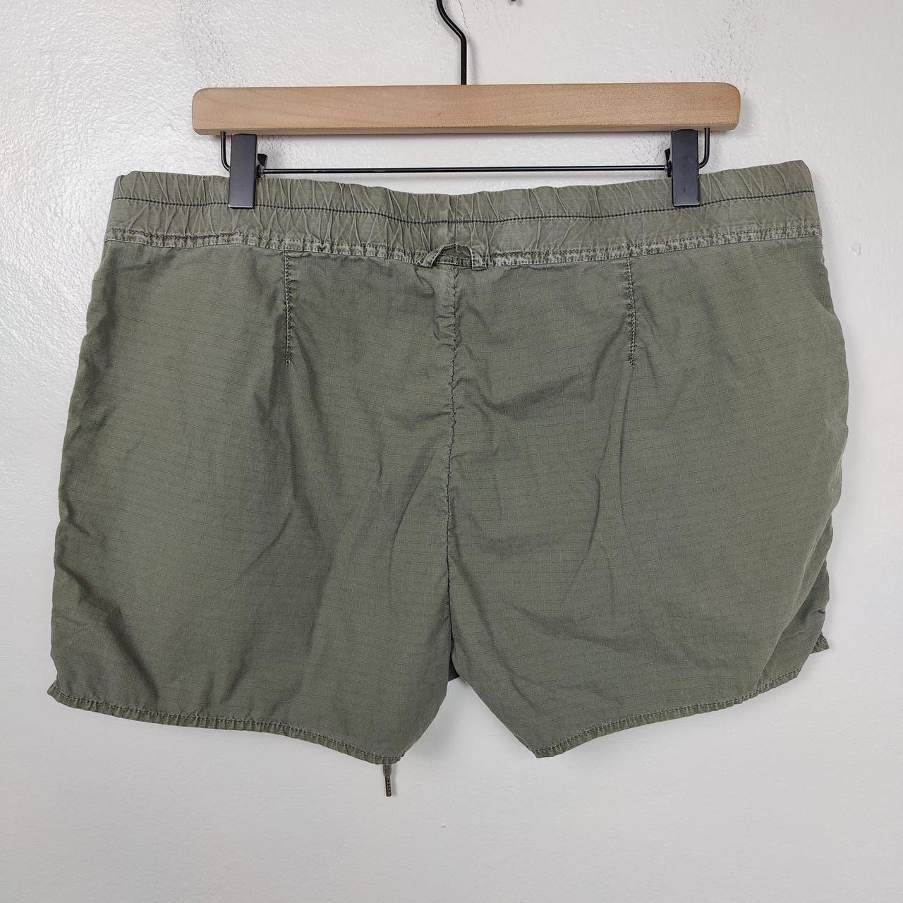 James Perse Green shops Shorts