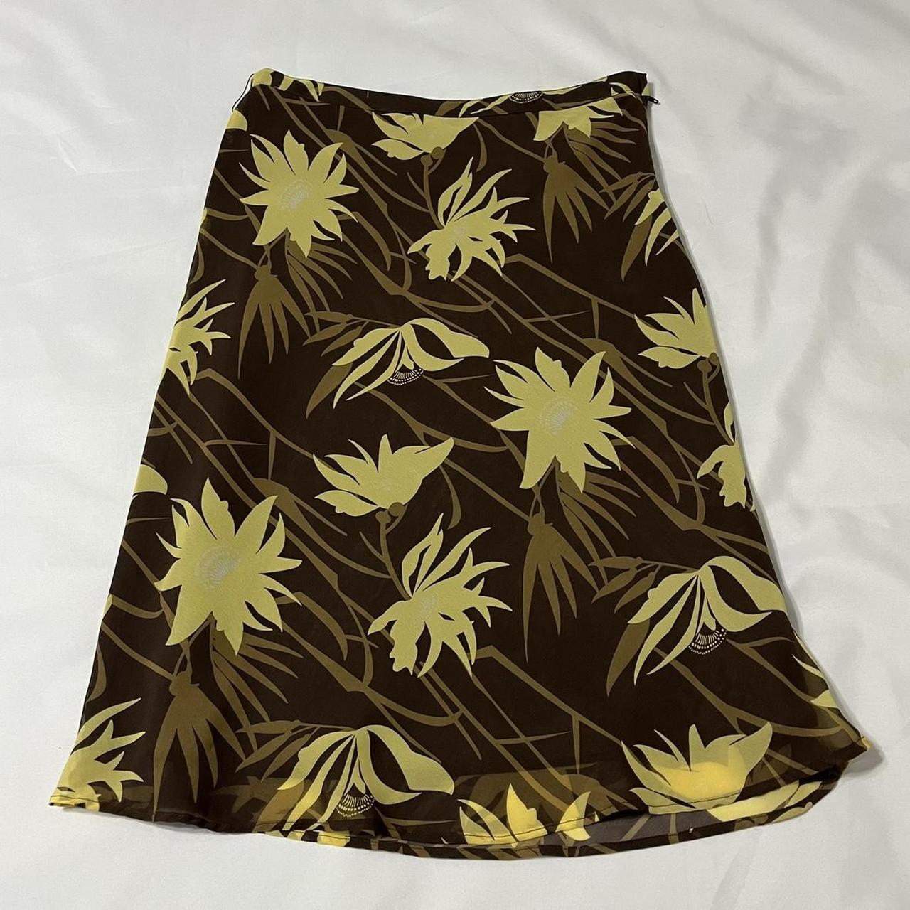 H&M midi skirt - Depop