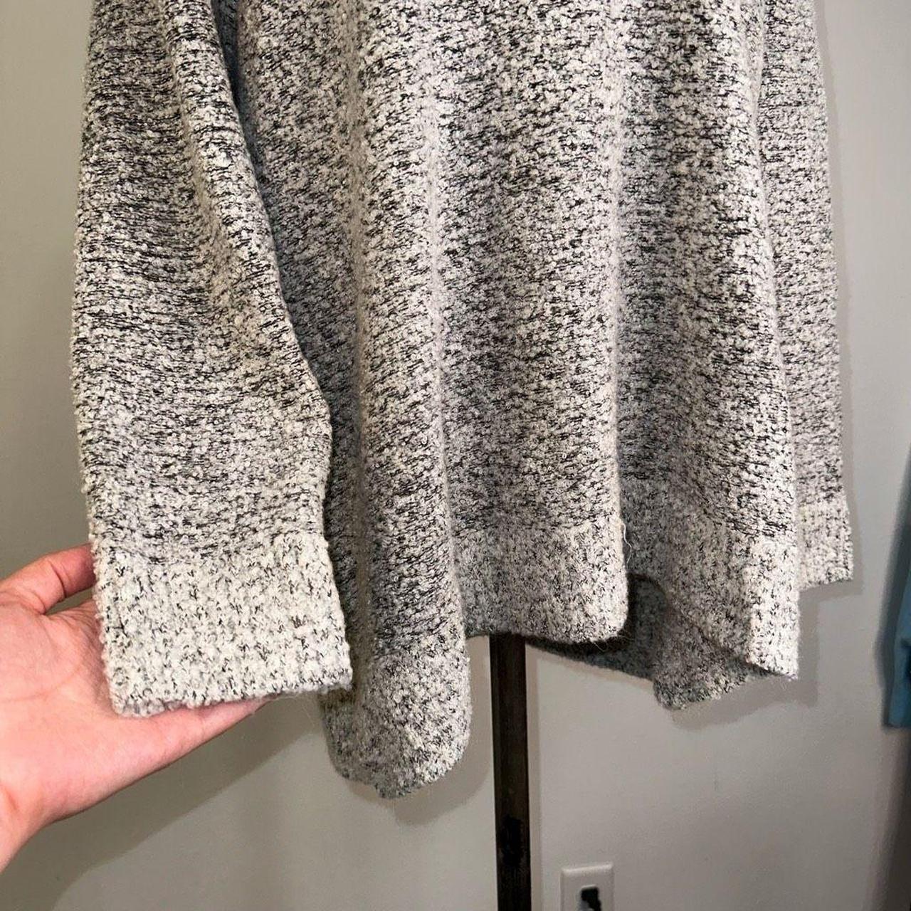 Item: Calvin Klein XL Wool Blend Neutral Marled