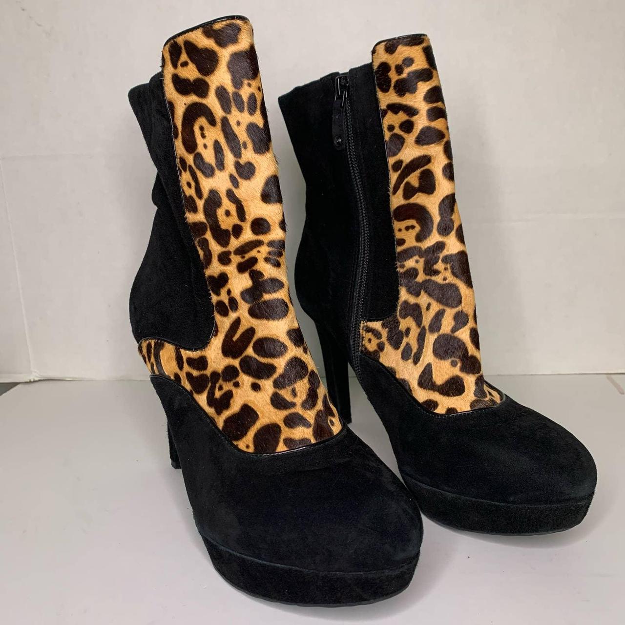 Rockport Women's Black and Tan Boots | Depop