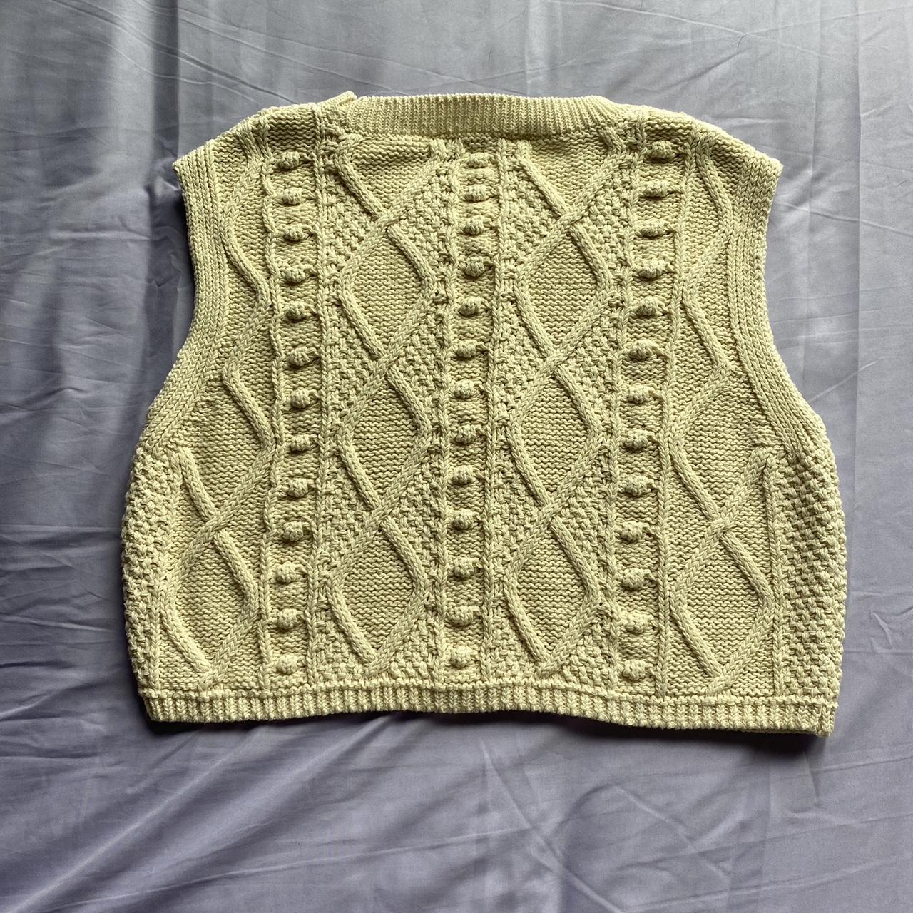 Zara Women's Cream Gilet Depop