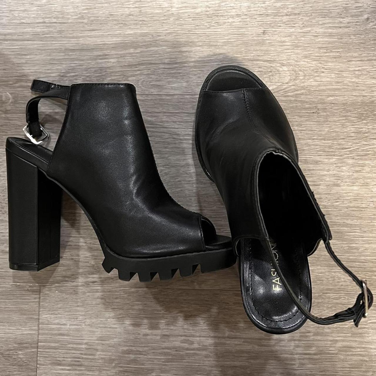 Fashion nova chunky store heels