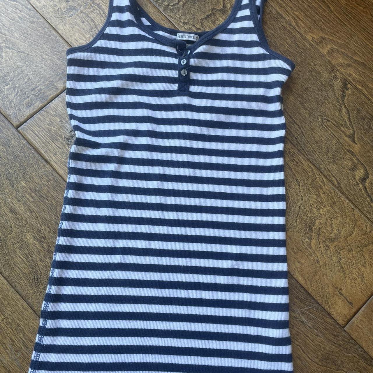 Abercrombie & Fitch Women's Navy and White Vest | Depop