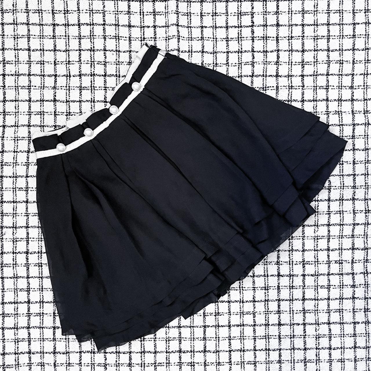 Black Pleated mini skirt. Short flowy skirt a. Depop