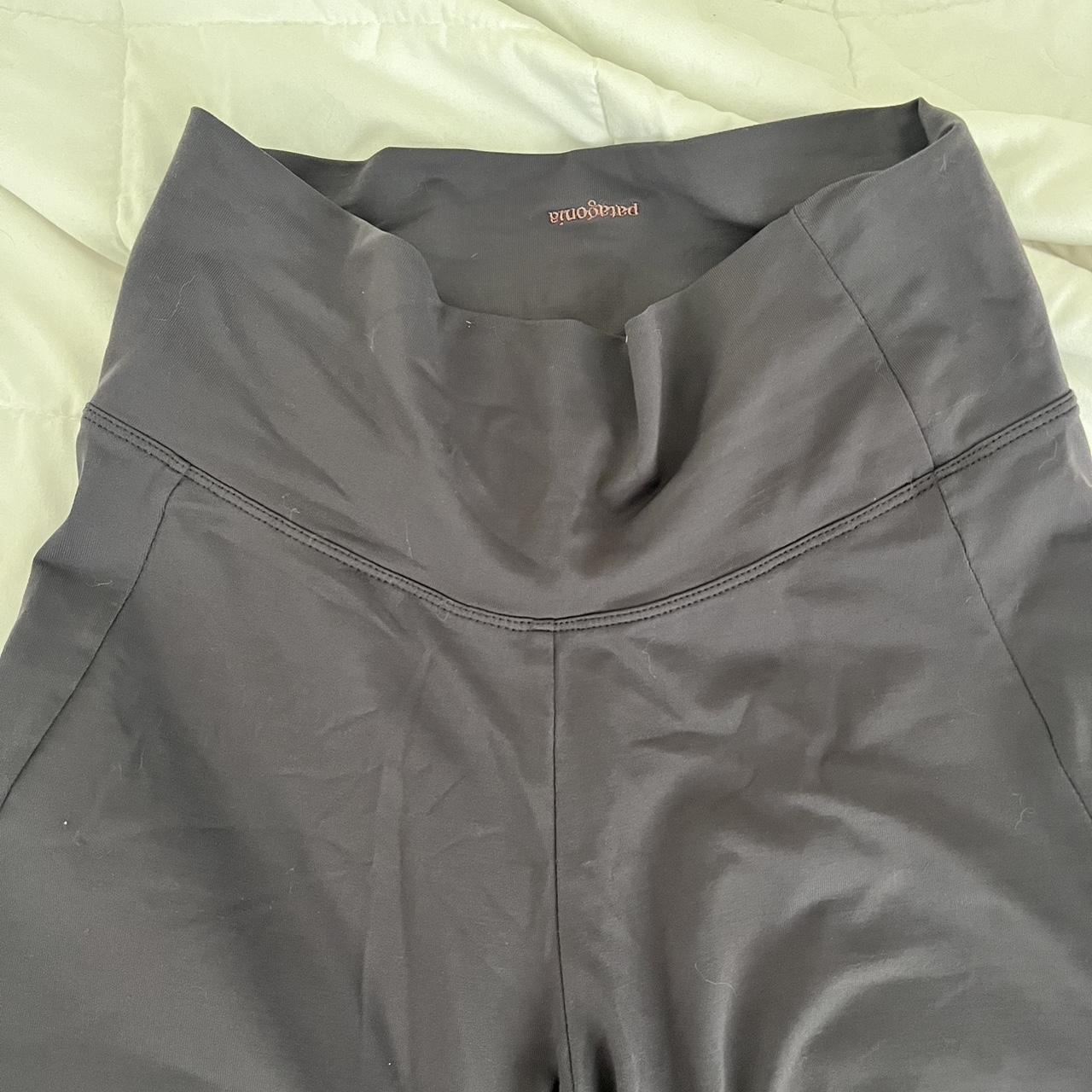 Women's small Patagonia leggings. These are super - Depop