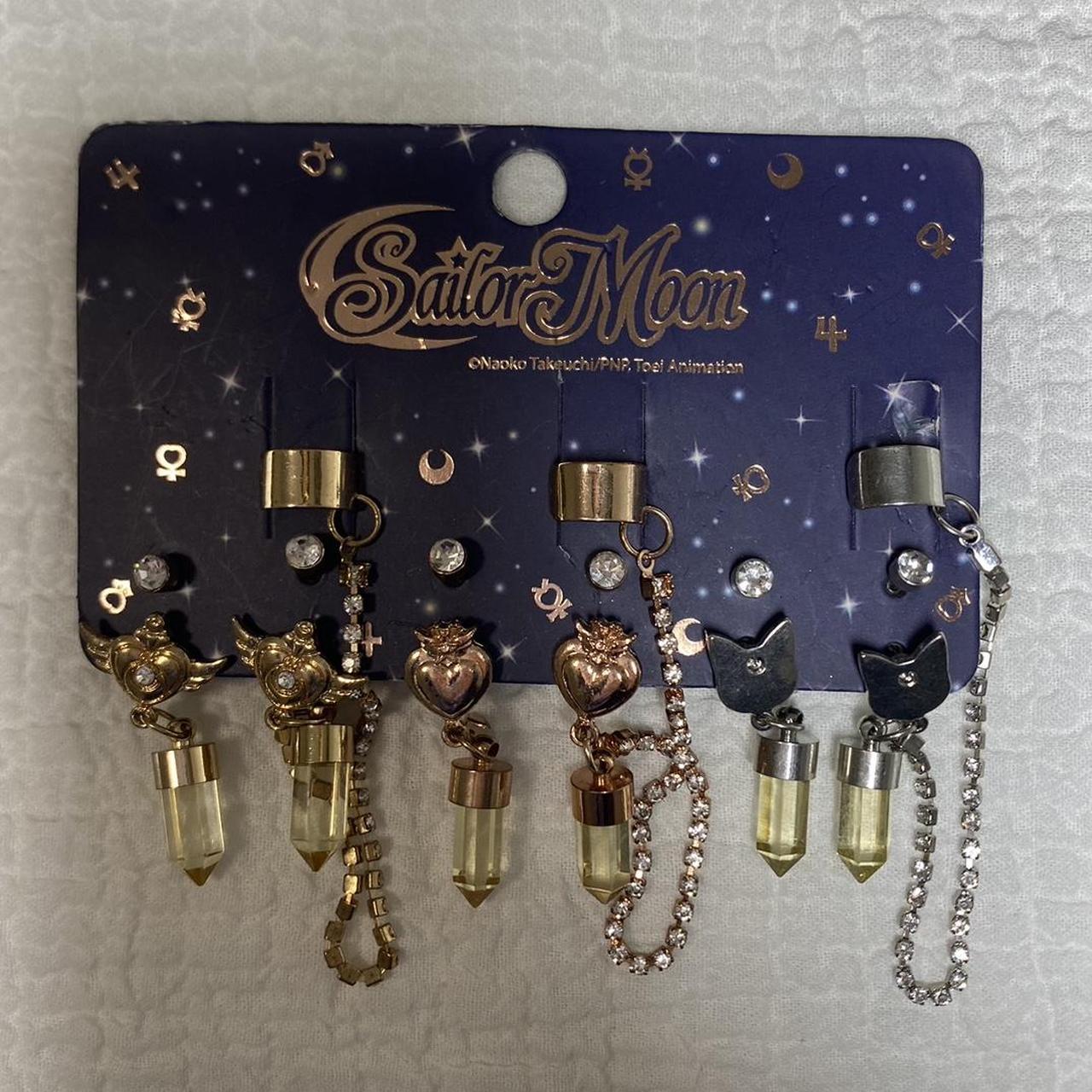 Sailor moon earrings hot sale hot topic