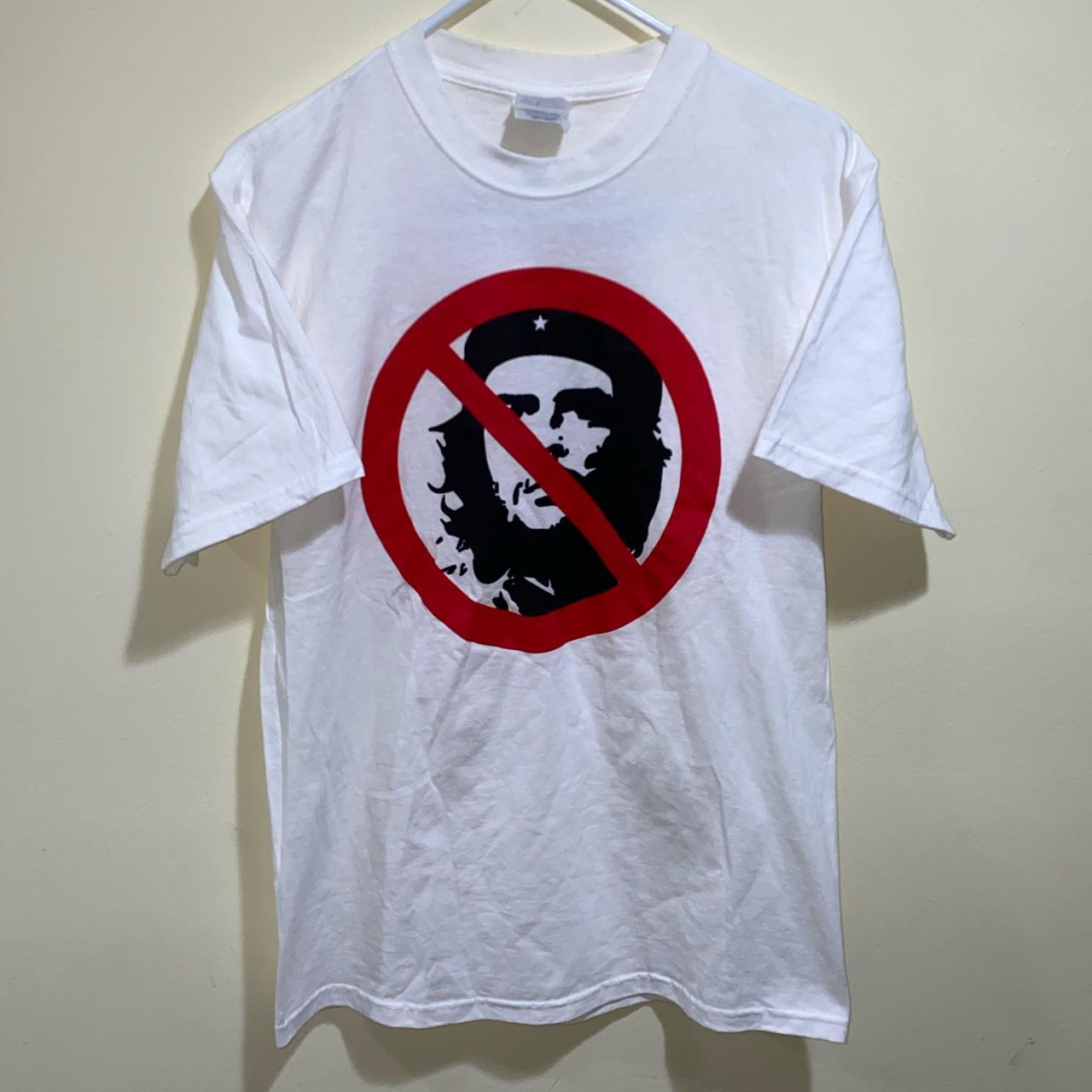 Vintage red Che Guevara tee, fits like a medium but - Depop