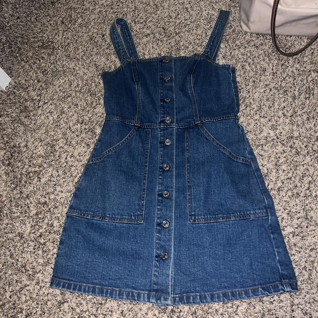 Abercrombie and fitch women’s denim dress size small - Depop