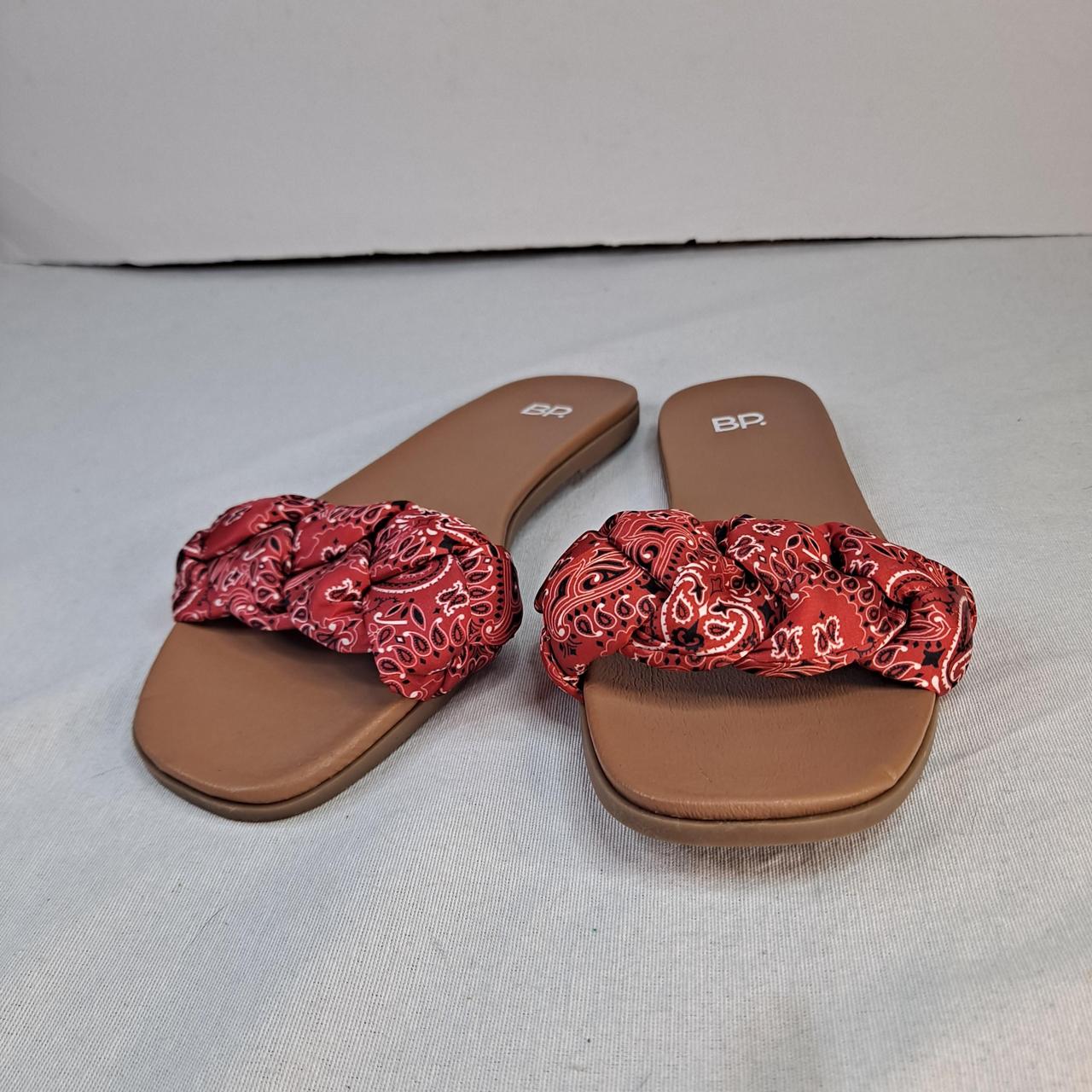 item listed by pittypatsapparel