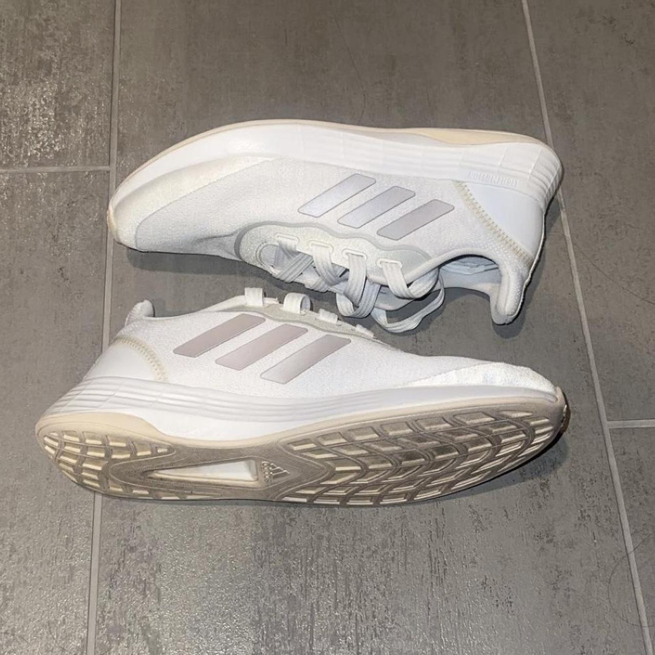 mens white adidas tennis shoes