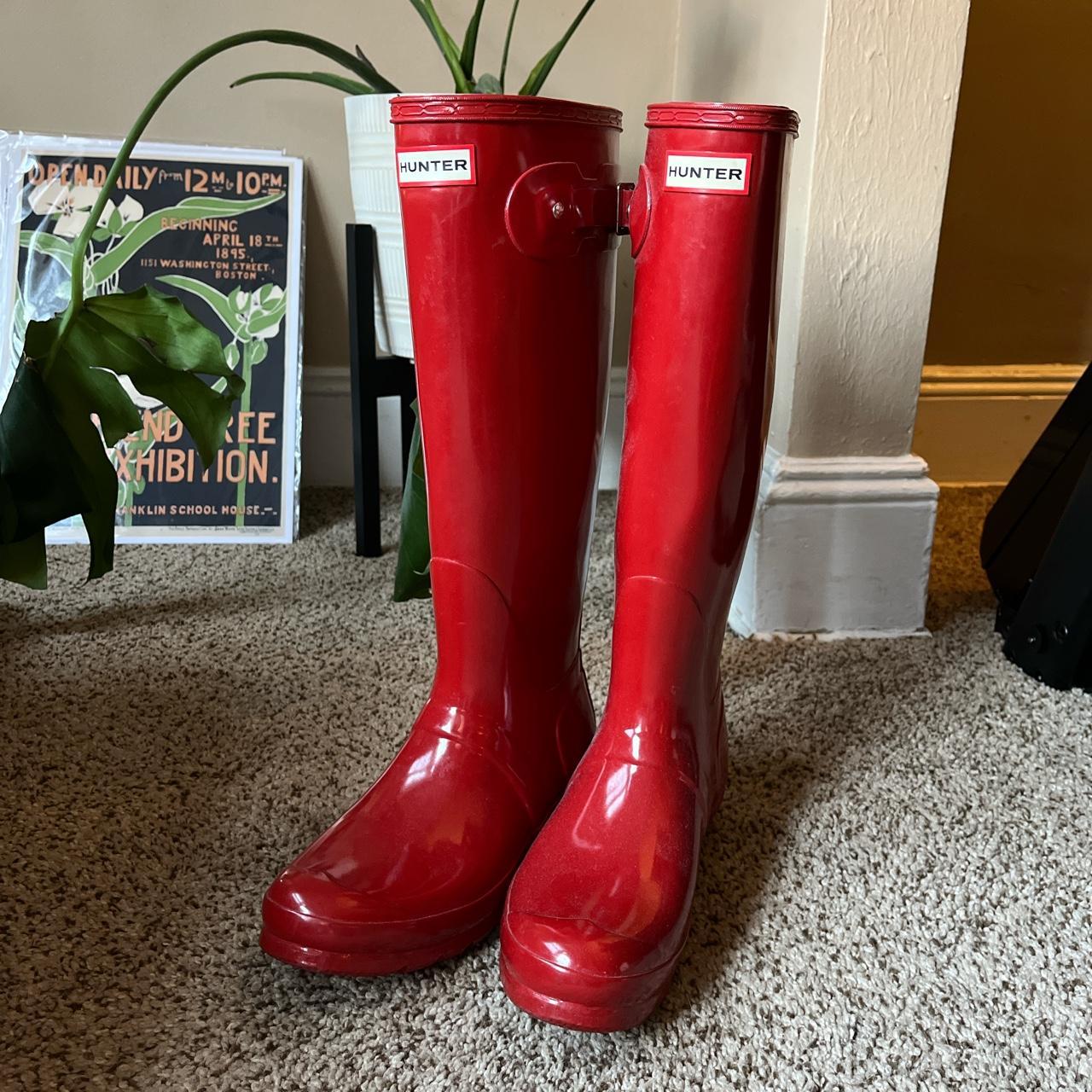 Hunter tall gloss red boots • Rarely worn + too... - Depop