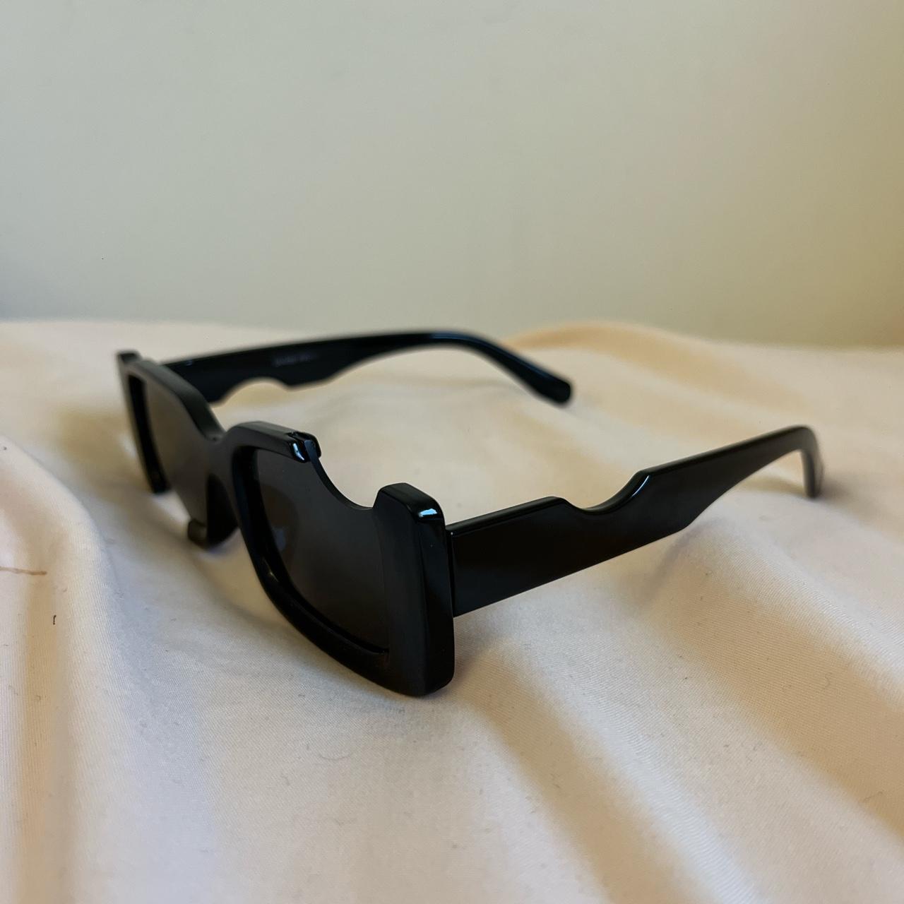 Off-White Women's Sunglasses - Black