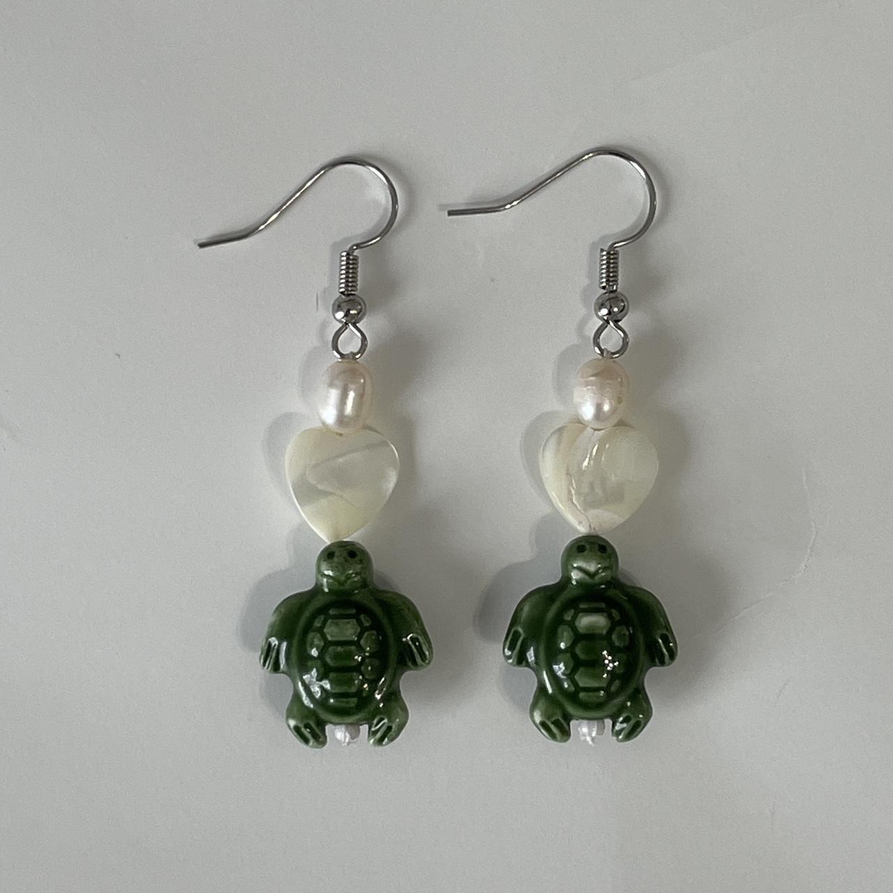 item listed by isellhandmadeandvintage