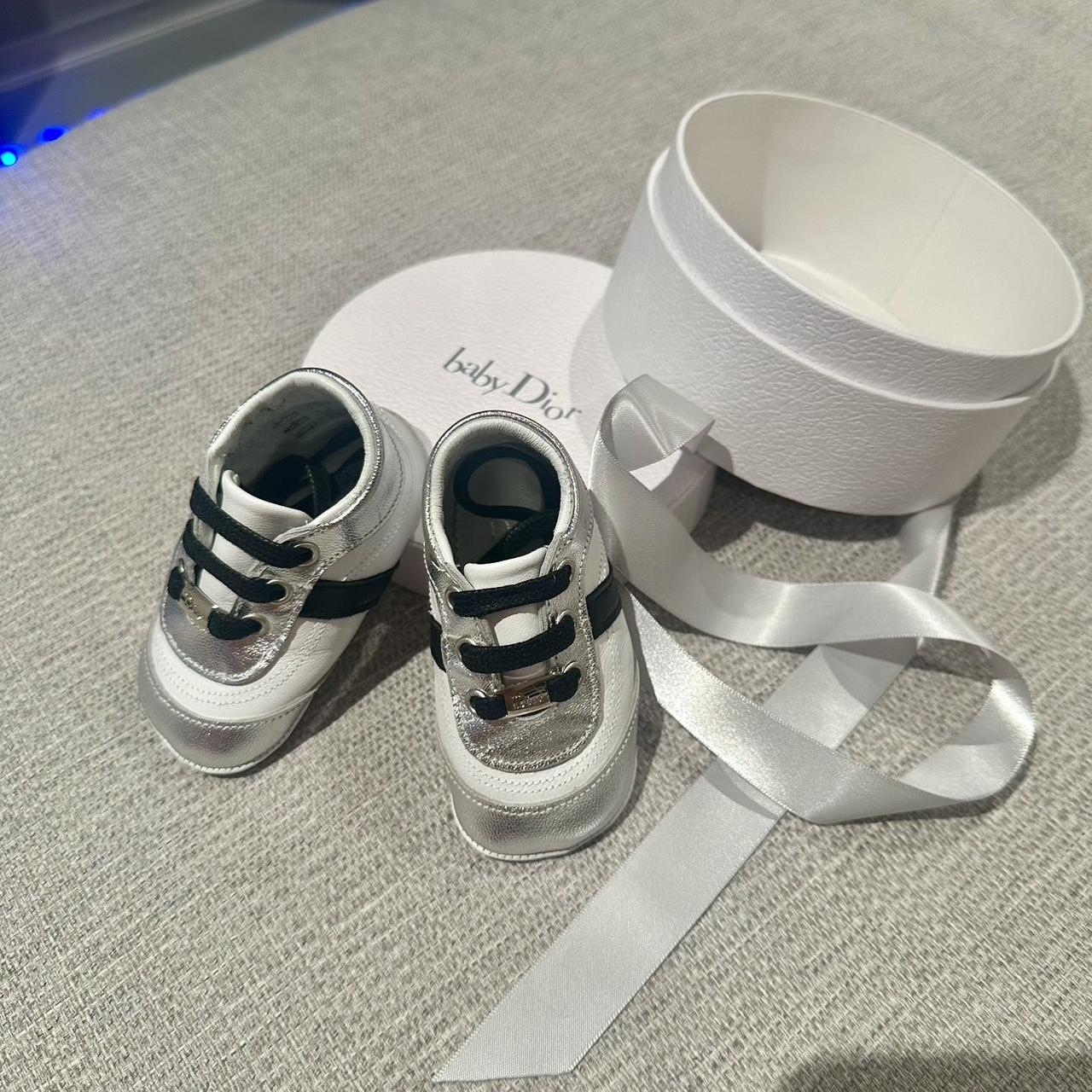 baby dior スニーカー　15cm Baby B23 League High-Top Sneaker White and Black Dior