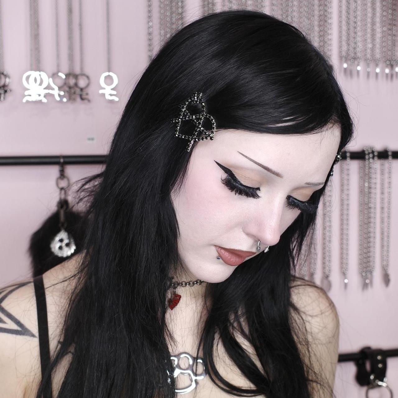 item listed by internetgirl