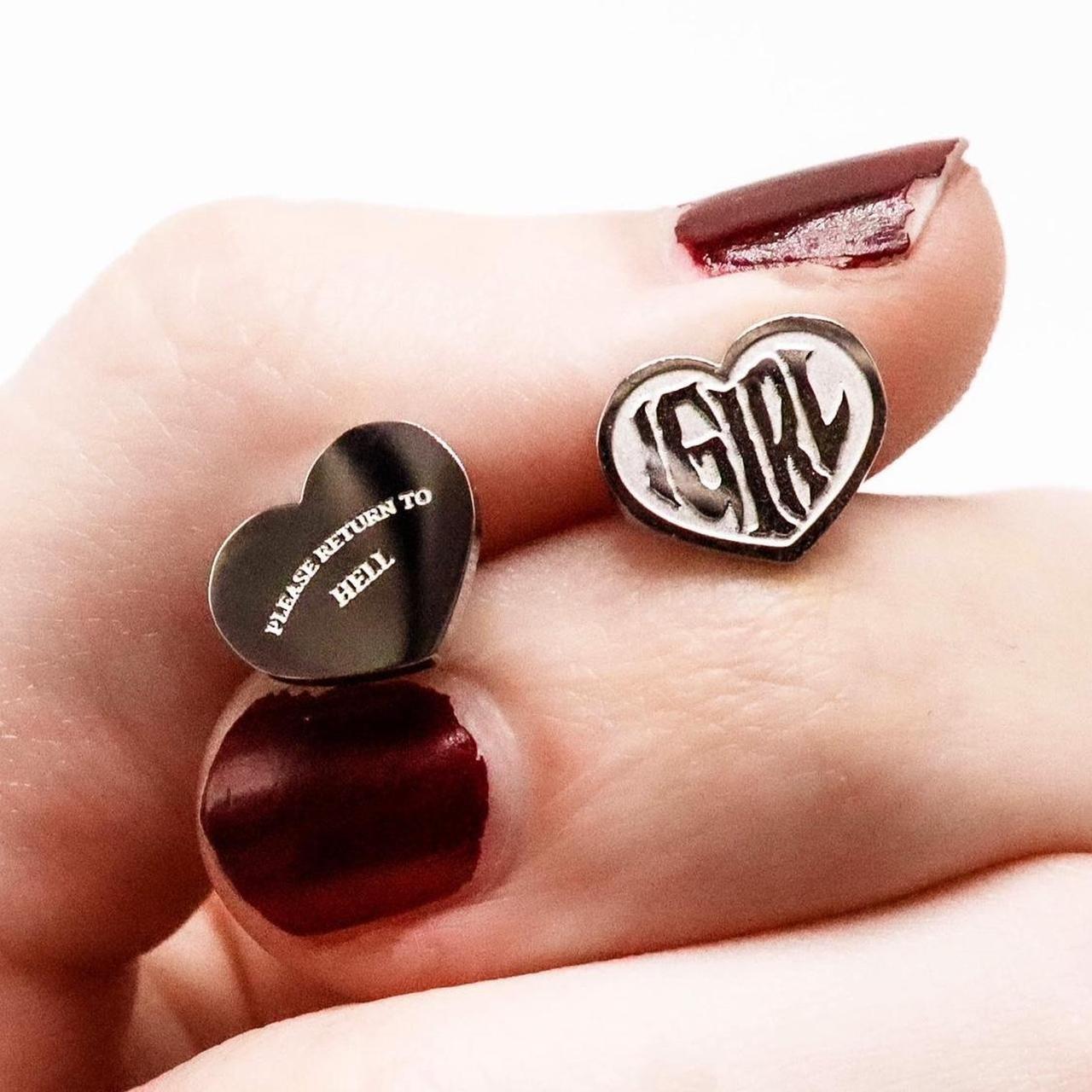 item listed by internetgirl