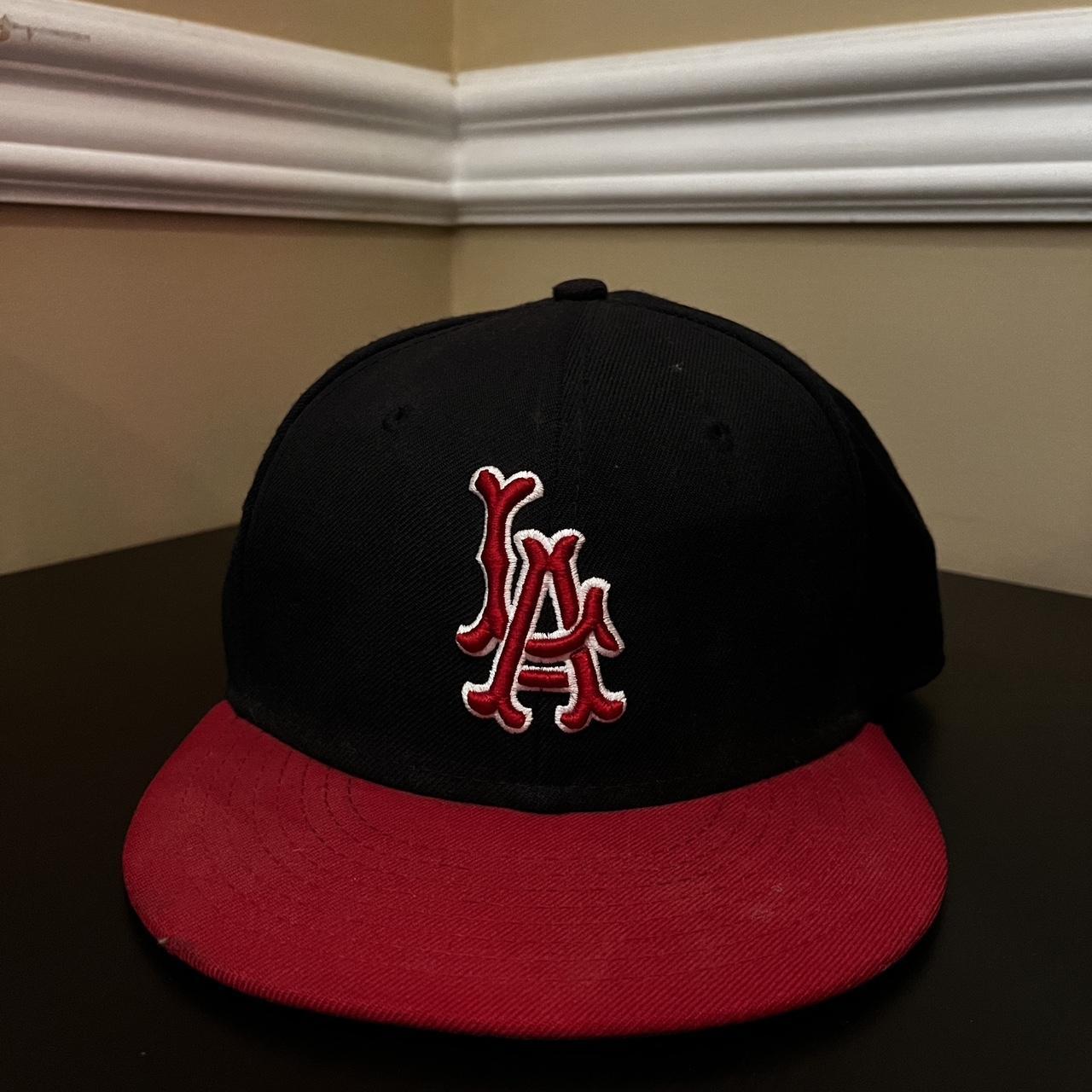 Los Angeles Angels black fitted hat with pink - Depop