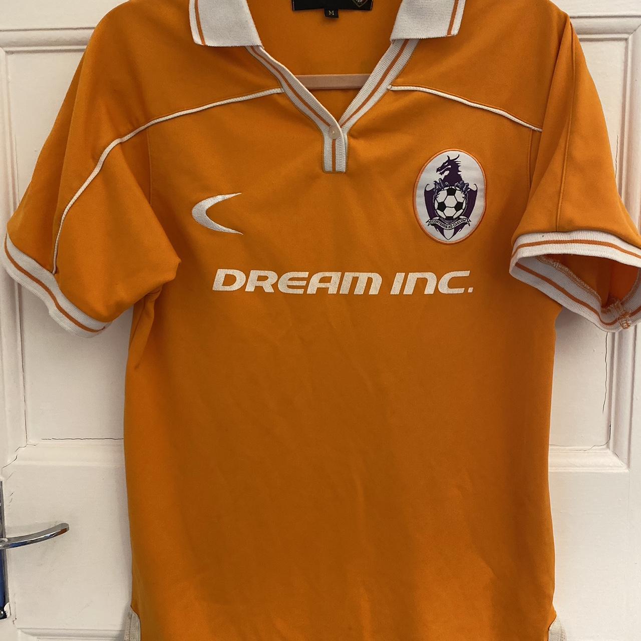 harchester United football shirt, men’s medium,