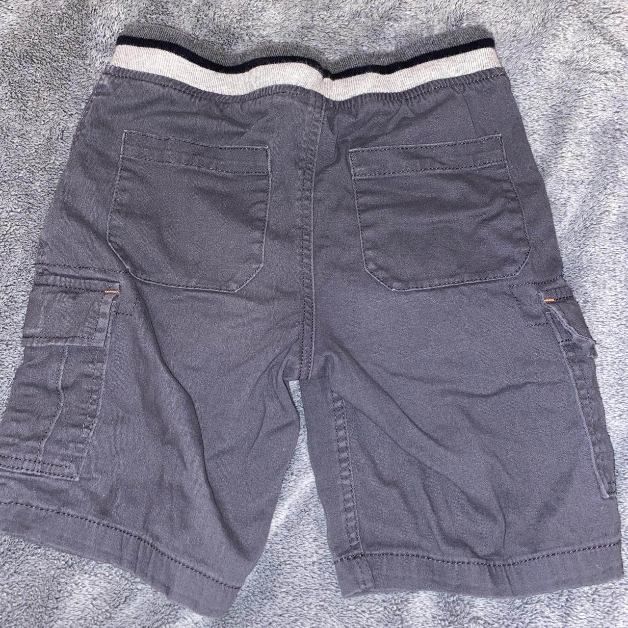 Grey boy cargo shorts 🌚 Size xxs / Kids large... - Depop