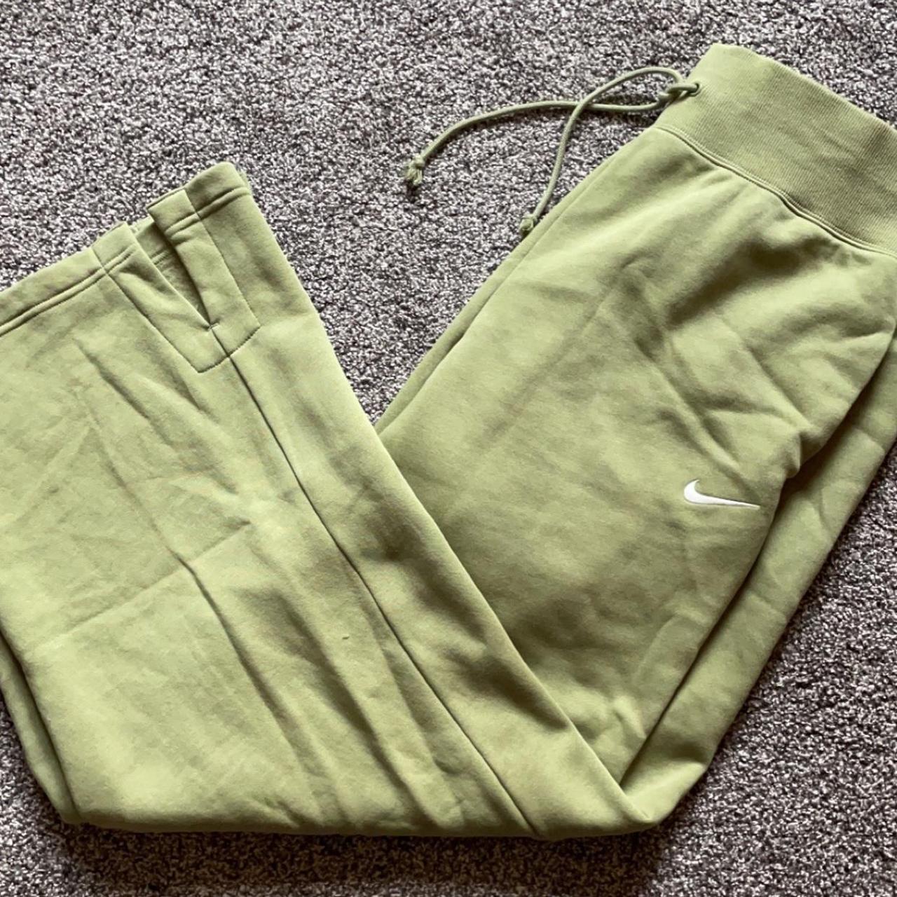 mens green nike sweatpants